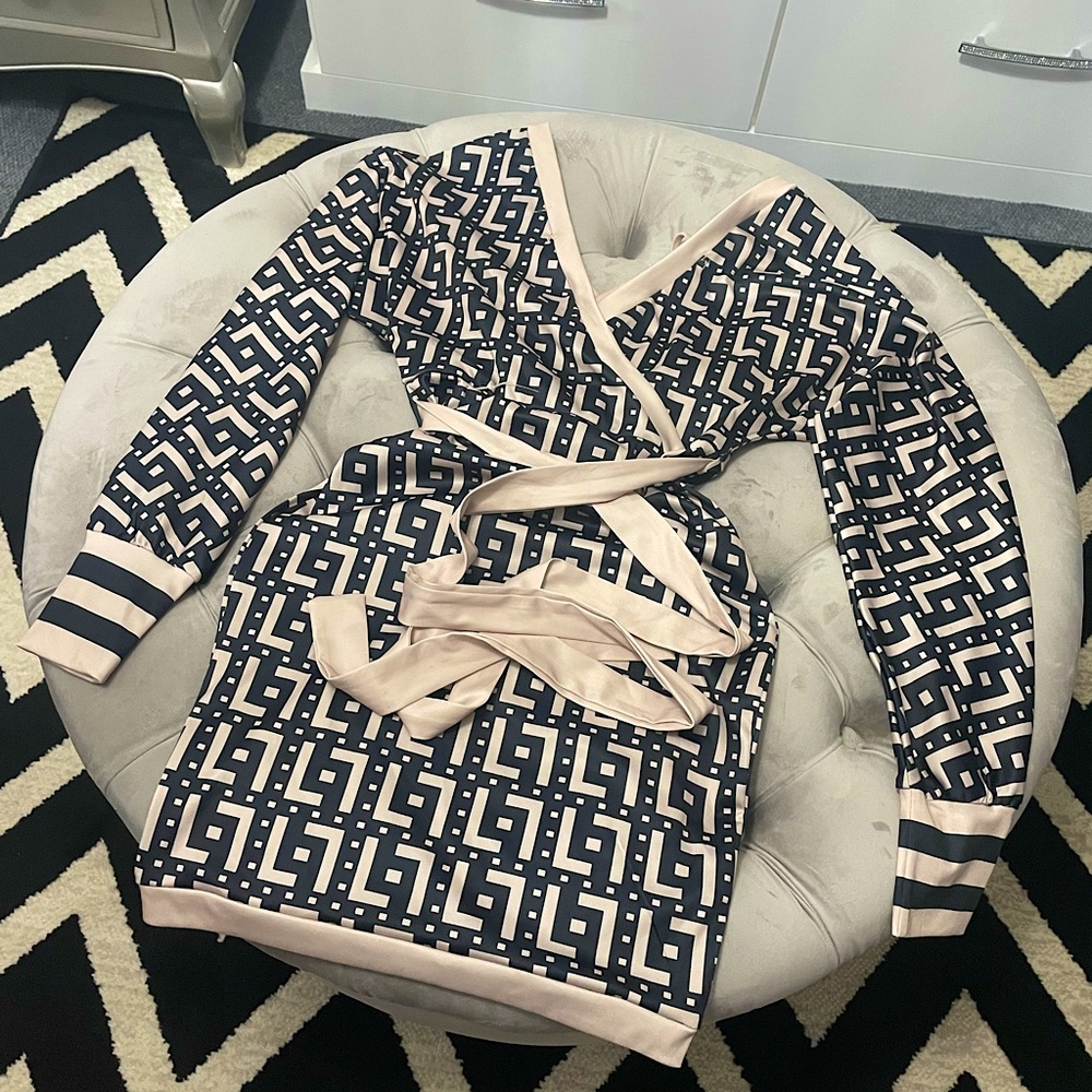 MIDI dress Aztec design